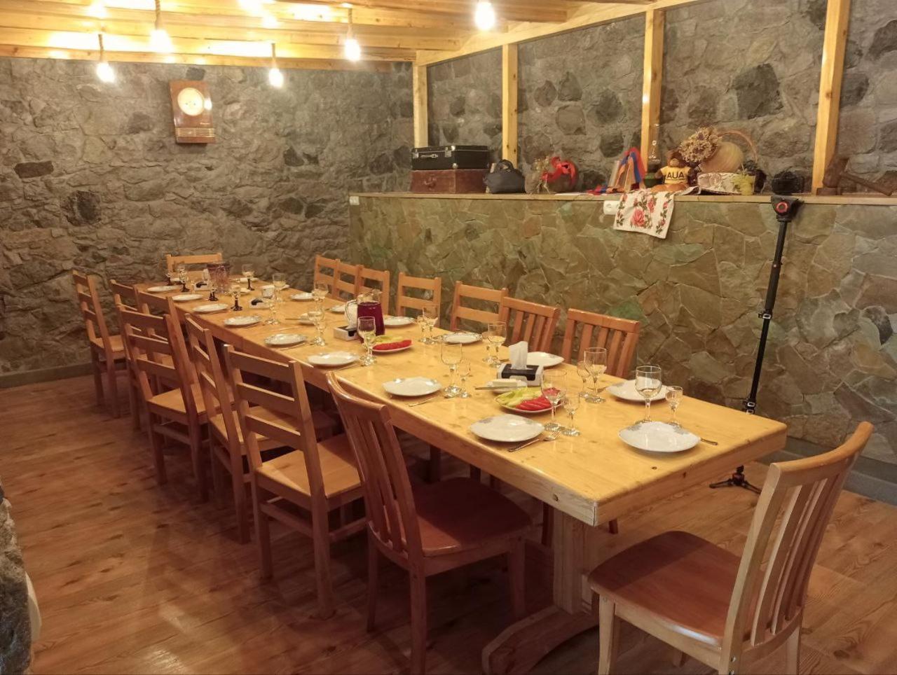 Legend Guest House Yekhegis Extérieur photo