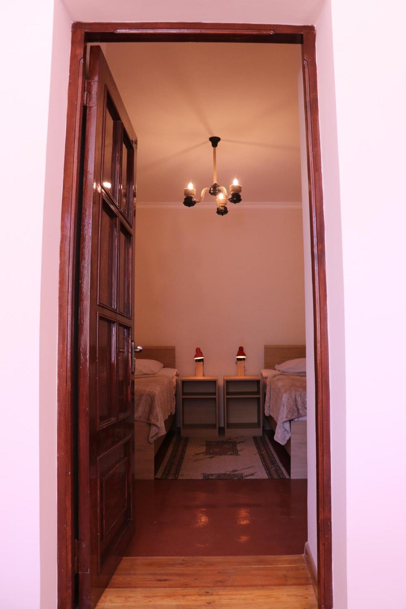 Legend Guest House Yekhegis Extérieur photo