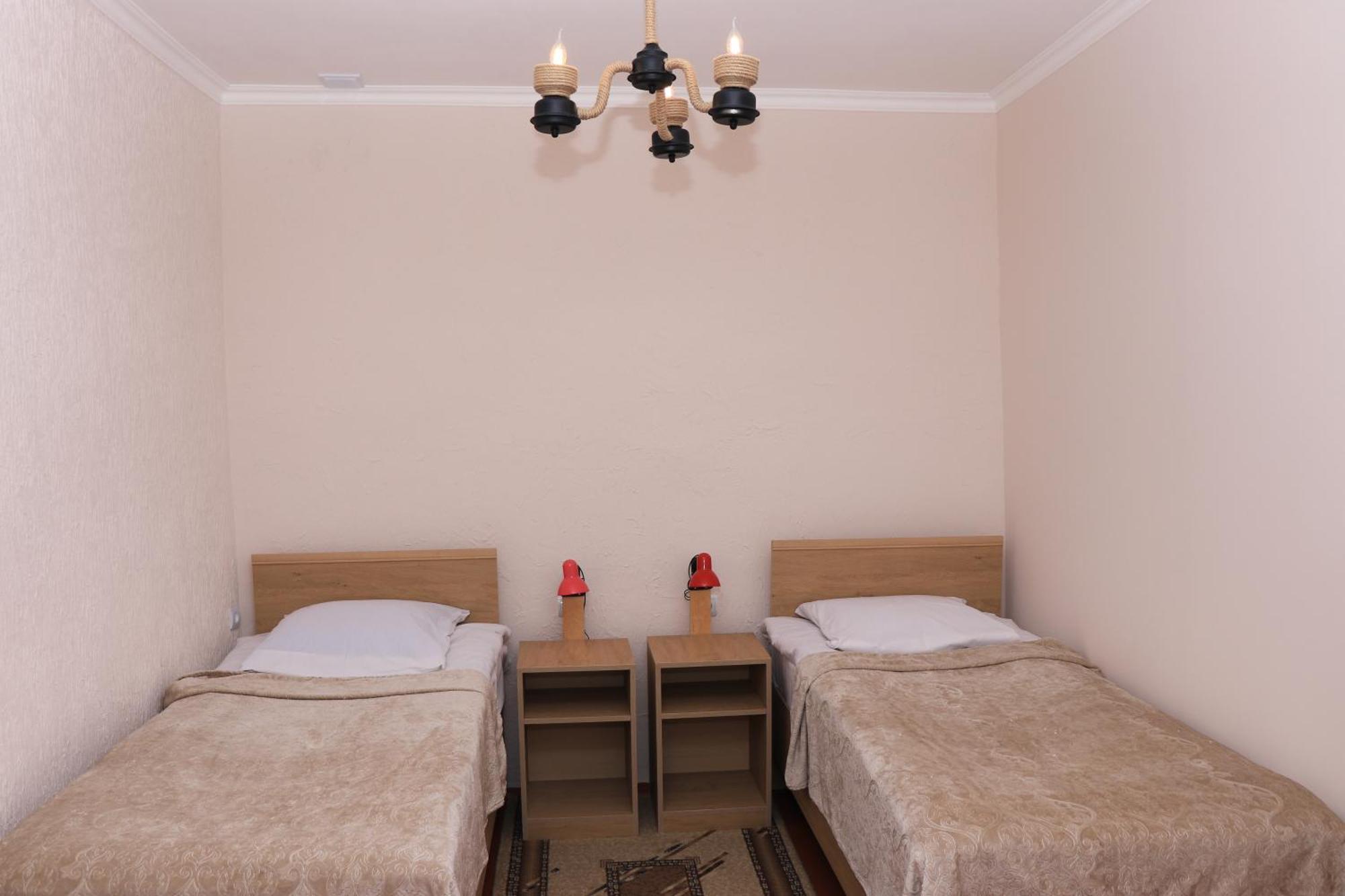 Legend Guest House Yekhegis Extérieur photo