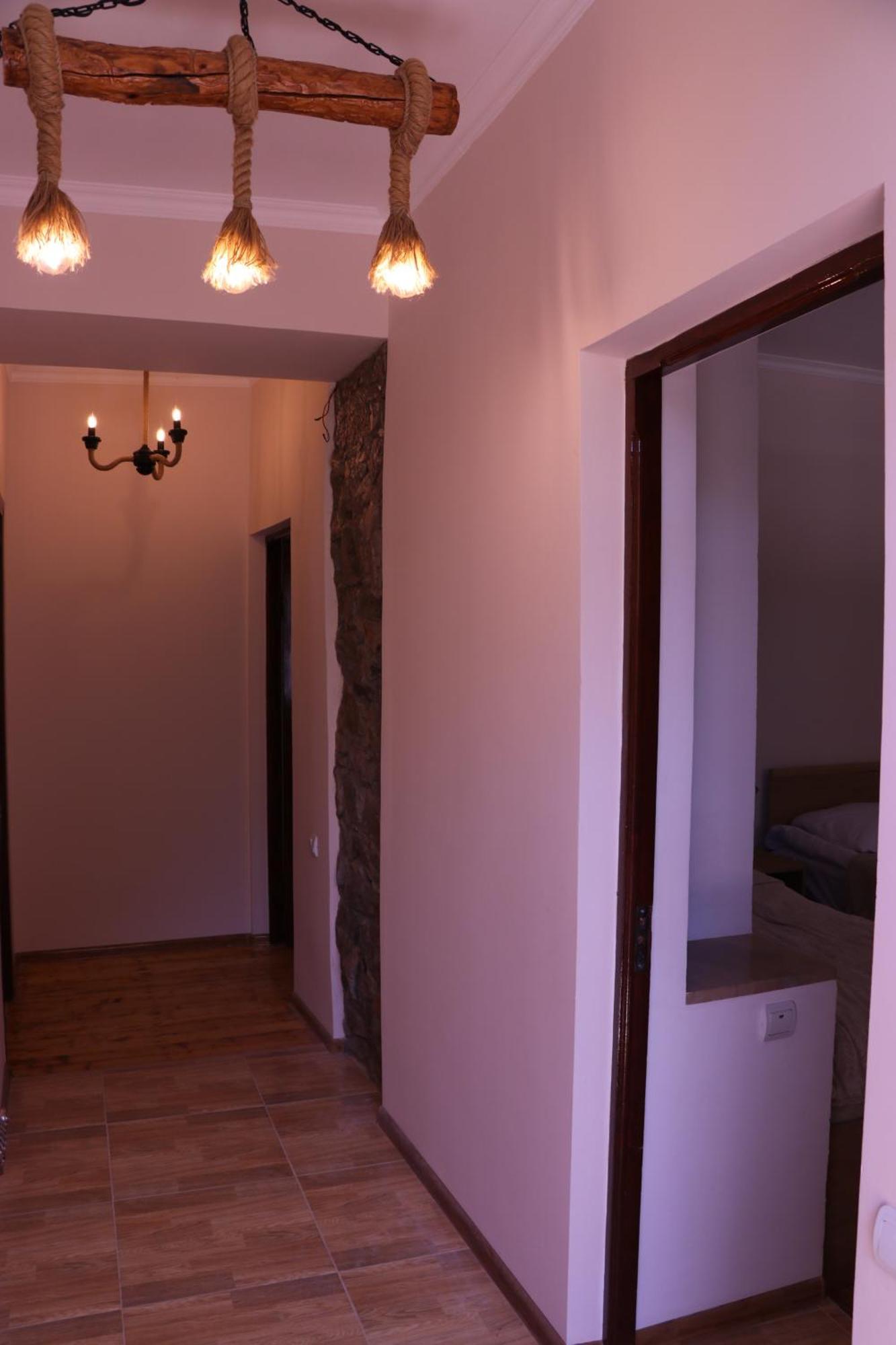 Legend Guest House Yekhegis Extérieur photo