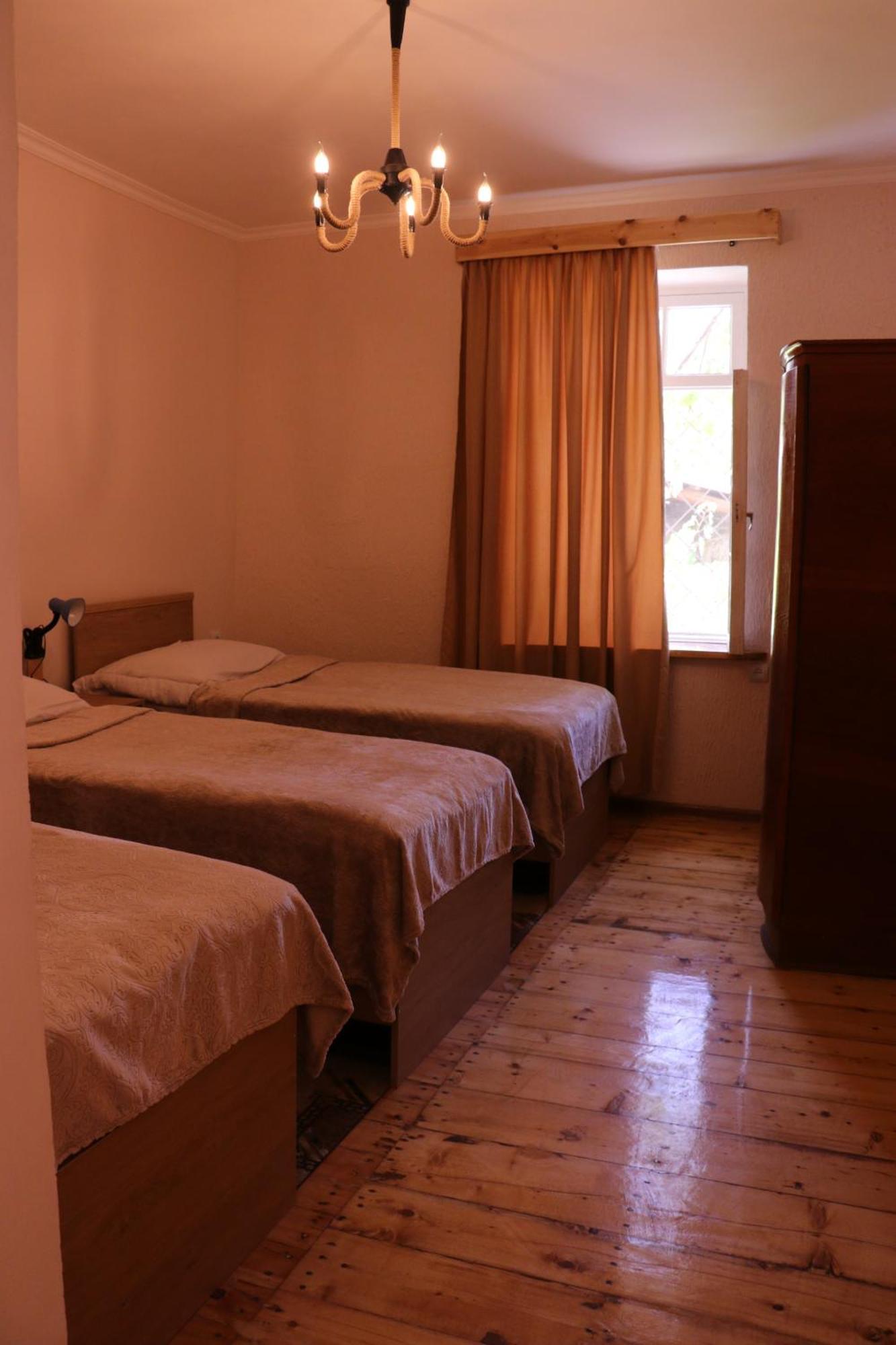 Legend Guest House Yekhegis Extérieur photo