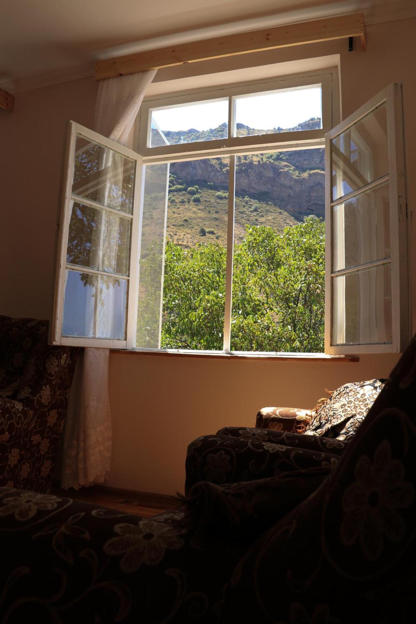 Legend Guest House Yekhegis Extérieur photo