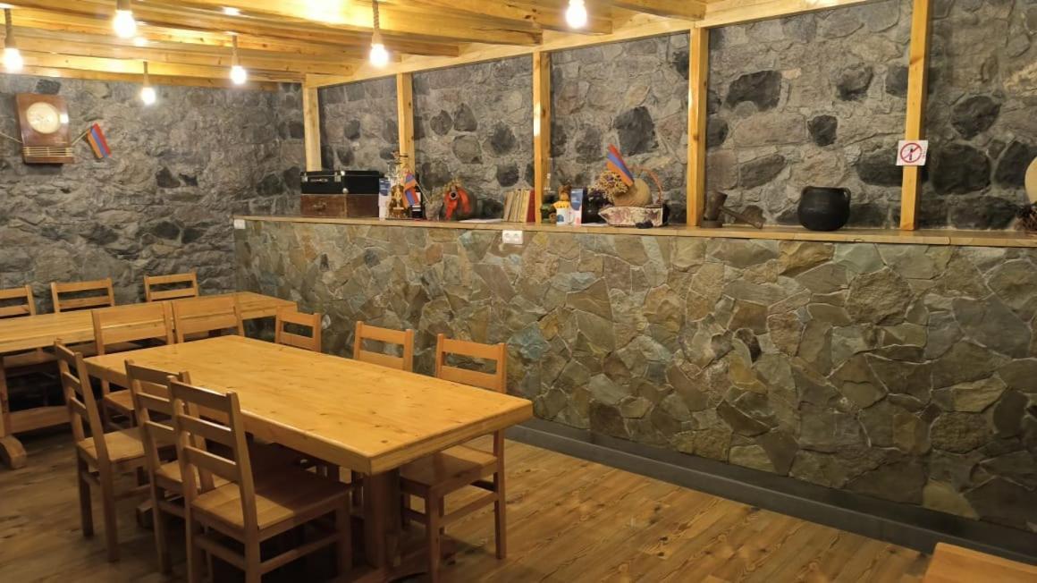 Legend Guest House Yekhegis Extérieur photo