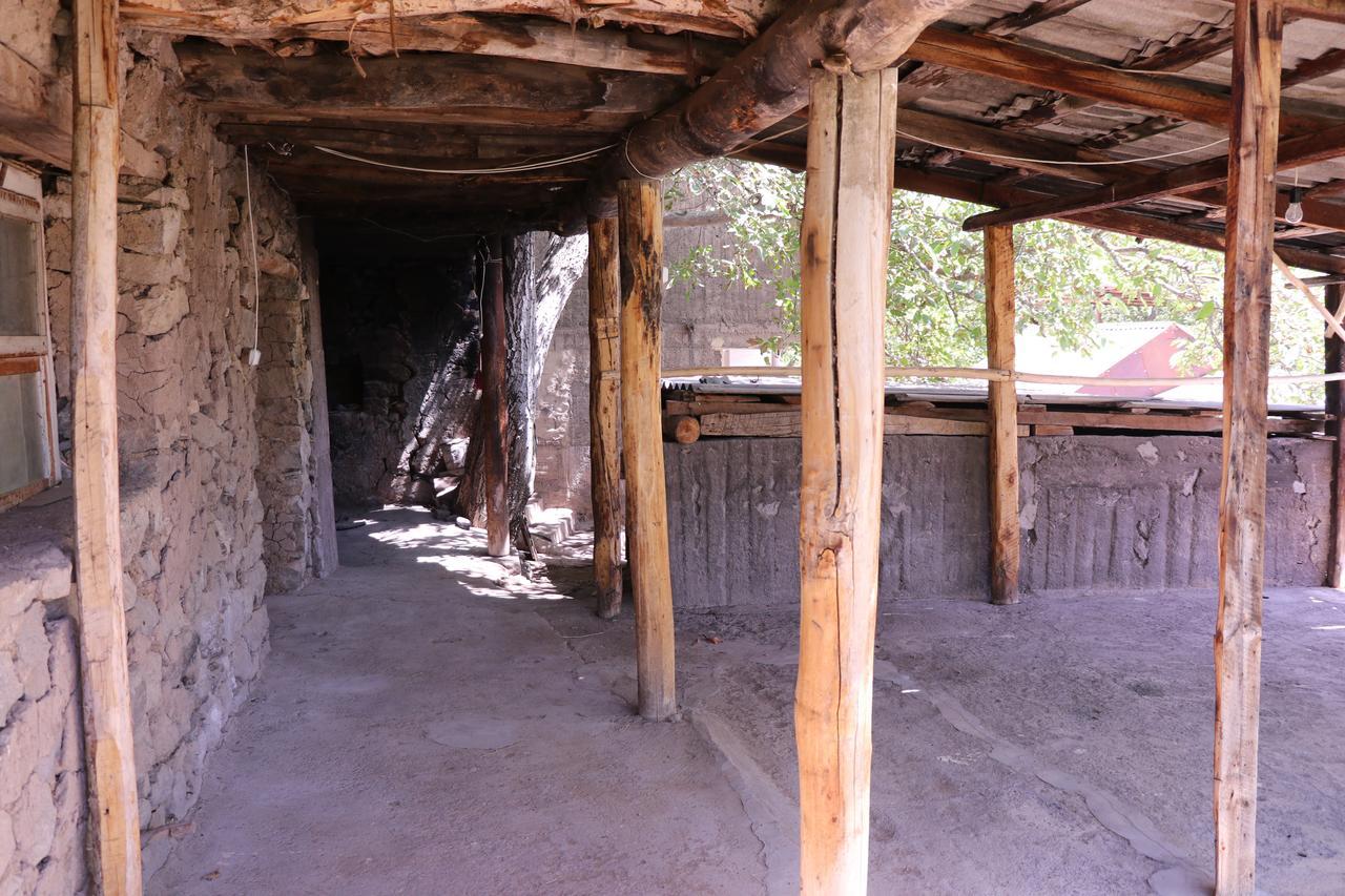 Legend Guest House Yekhegis Extérieur photo